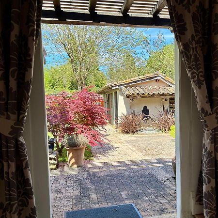 Domaine Des Monges Bed & Breakfast Saint-Seurin-de-Prats Ngoại thất bức ảnh