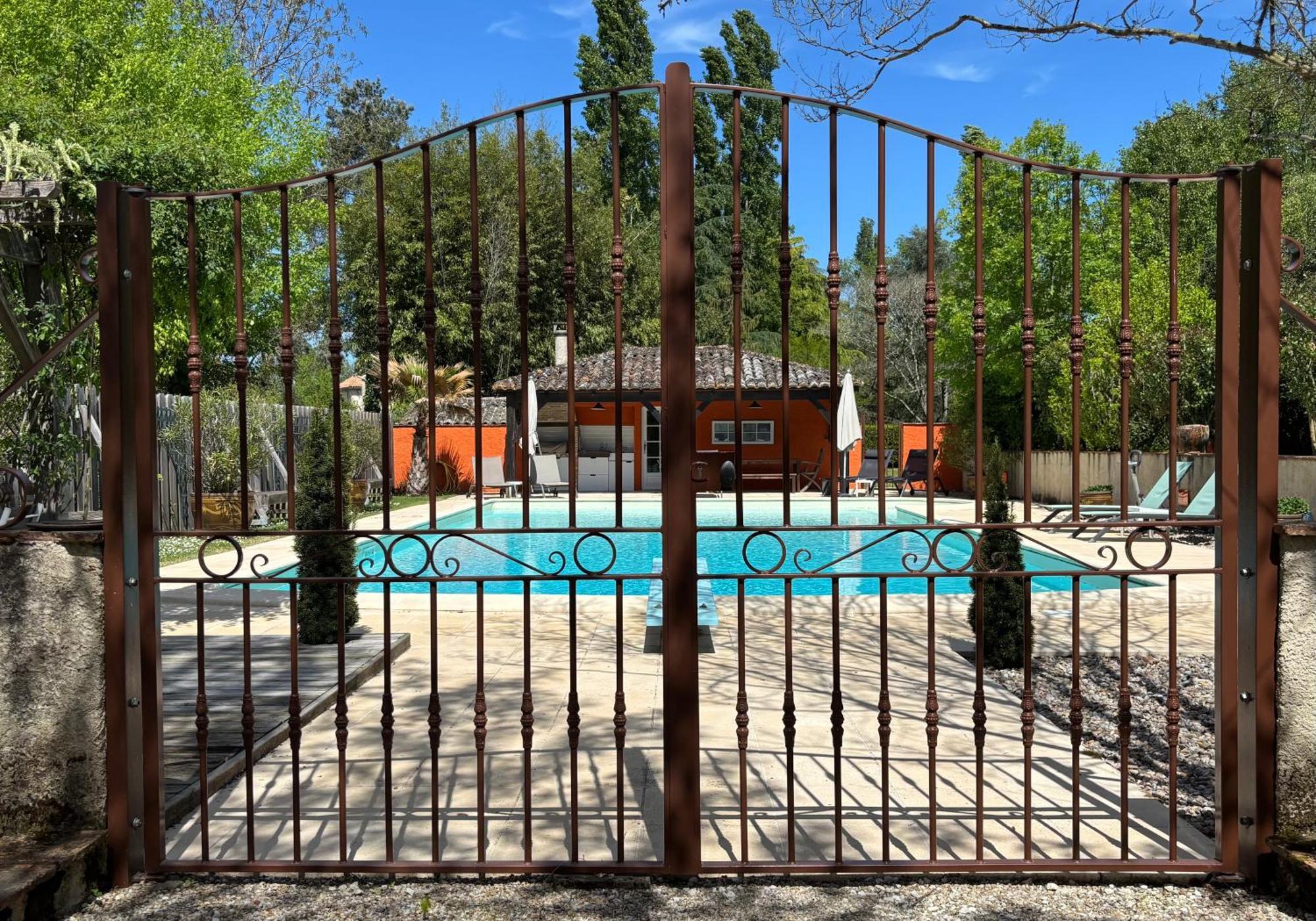 Domaine Des Monges Bed & Breakfast Saint-Seurin-de-Prats Ngoại thất bức ảnh