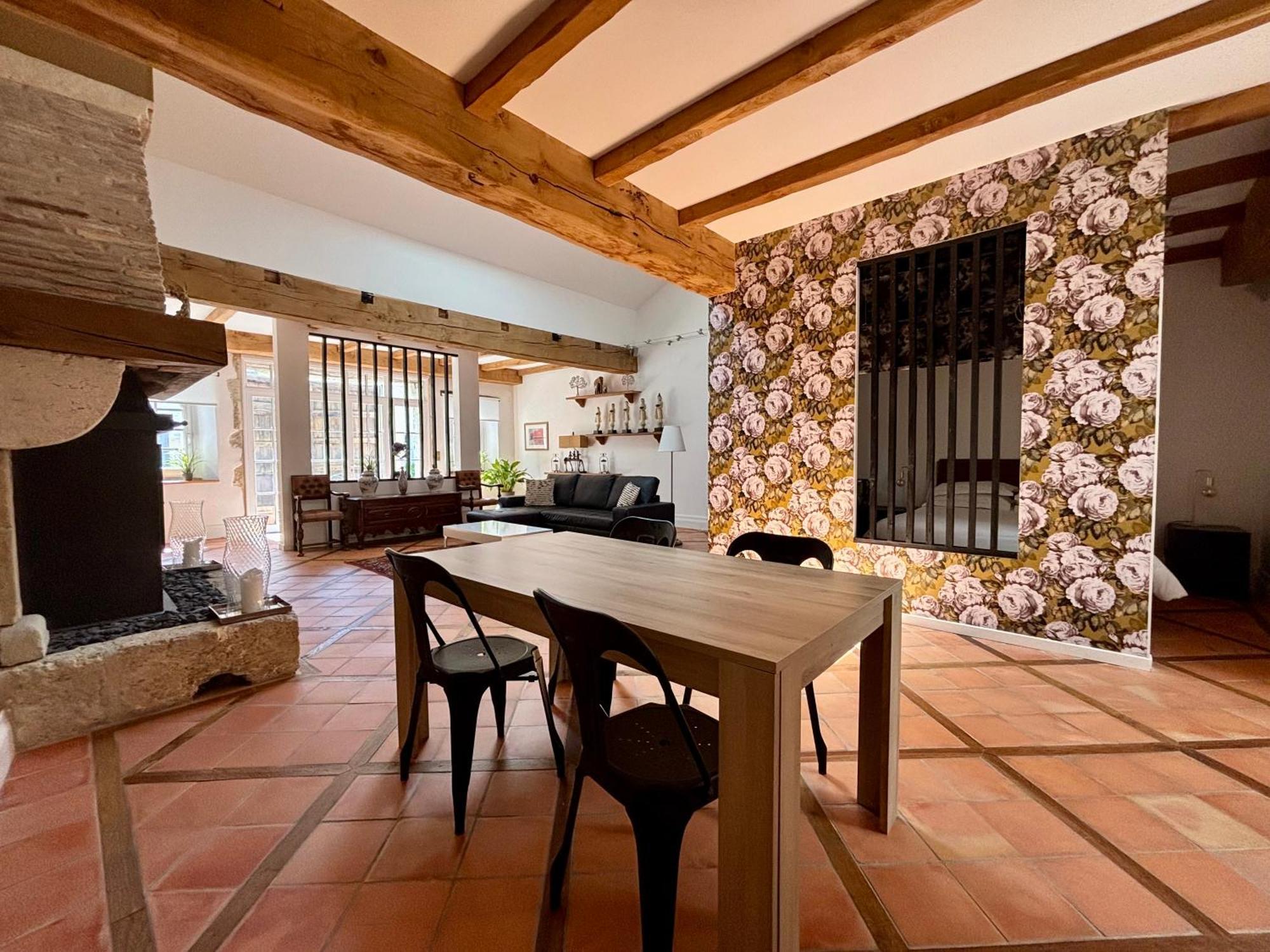 Domaine Des Monges Bed & Breakfast Saint-Seurin-de-Prats Ngoại thất bức ảnh